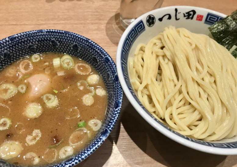 つじ田 福岡空港店のつけ麺です